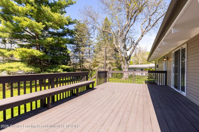 1317 Buckingham Road, Haslett, MI 48840