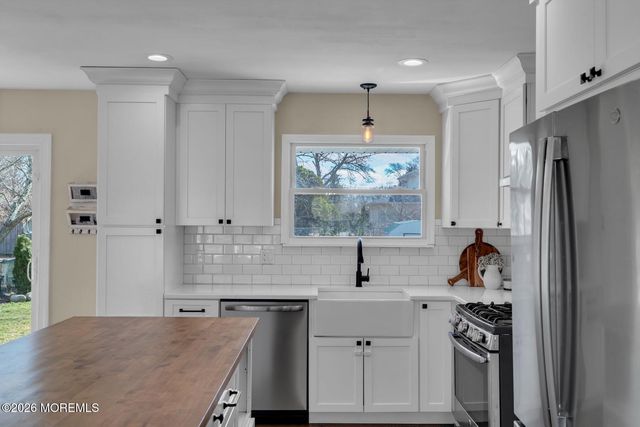 38 Alan Terrace, Howell, NJ 07731