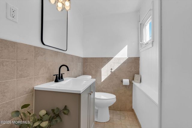 38 Alan Terrace, Howell, NJ 07731