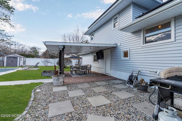 38 Alan Terrace, Howell, NJ 07731