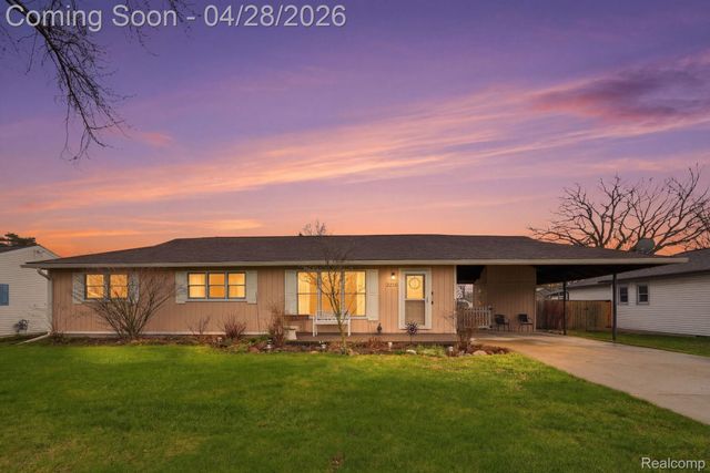 23426 Lynnhurst Street, Macomb Township, MI 48042