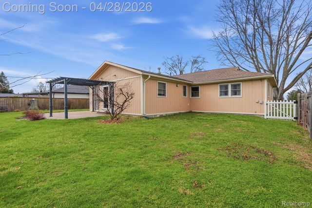 23426 Lynnhurst Street, Macomb Township, MI 48042