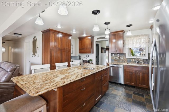 23426 Lynnhurst Street, Macomb Township, MI 48042