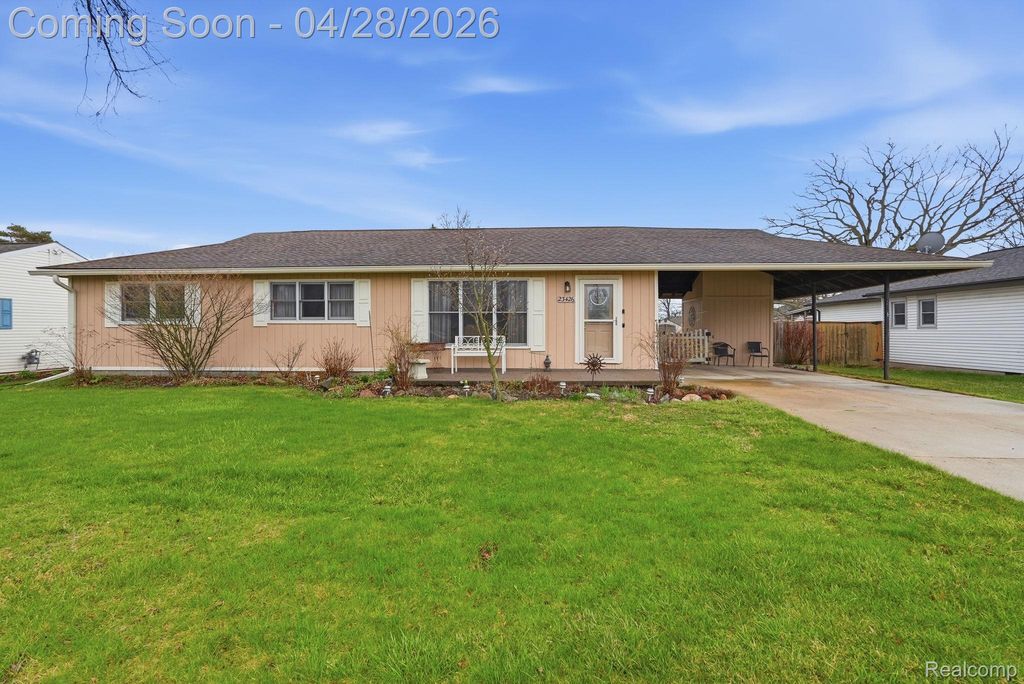 23426 Lynnhurst Street, Macomb Township, MI 48042