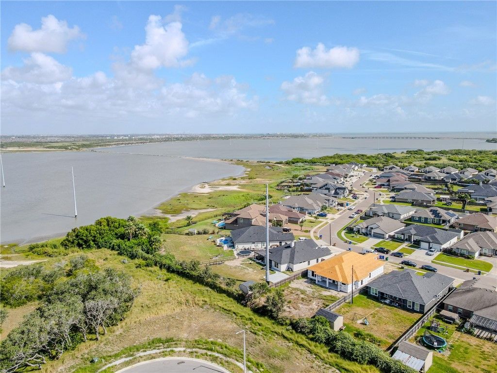 2302 Lords of the Bay Ct, Corpus Christi, TX 78418 — photo 3