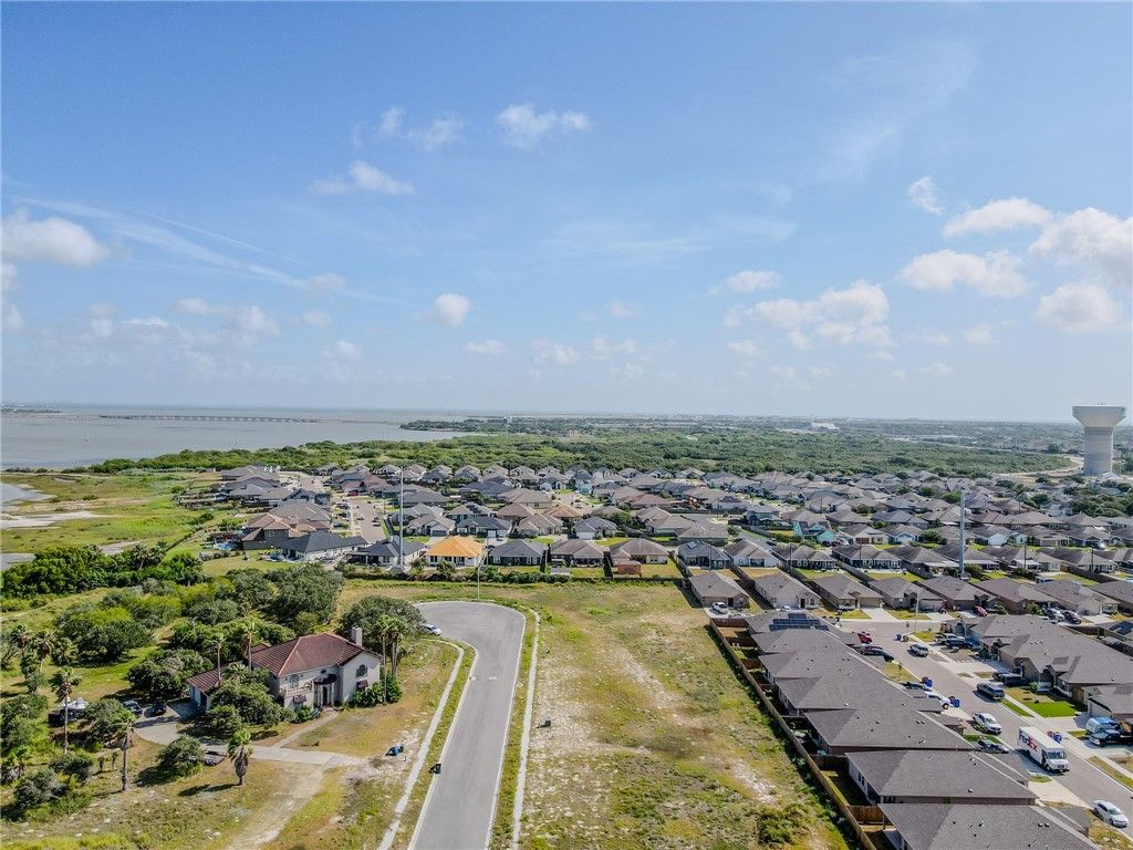 2302 Lords of the Bay Ct, Corpus Christi, TX 78418 — photo 4