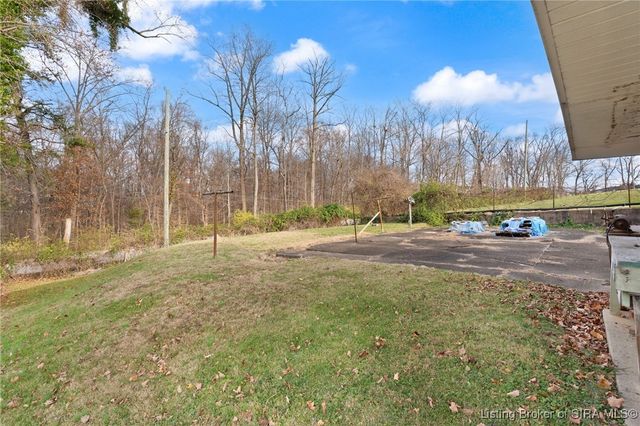 4218 Helen Dr, Jeffersonville, IN 47130