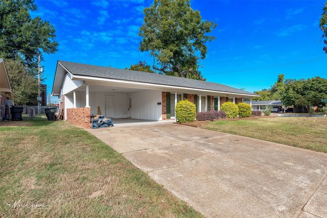 4100 Parkway Drive, Bossier City, LA 71112