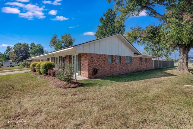 4100 Parkway Drive, Bossier City, LA 71112