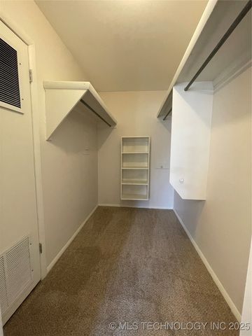 7333 S Yale Avenue 209, Tulsa, OK 74136