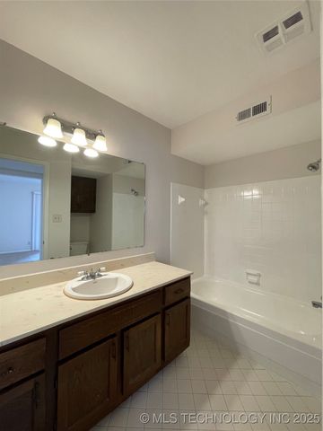 7333 S Yale Avenue 209, Tulsa, OK 74136