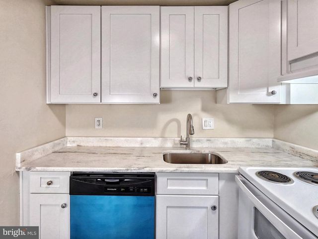 8688 VILLAGE SQUARE, Alexandria, VA 22309