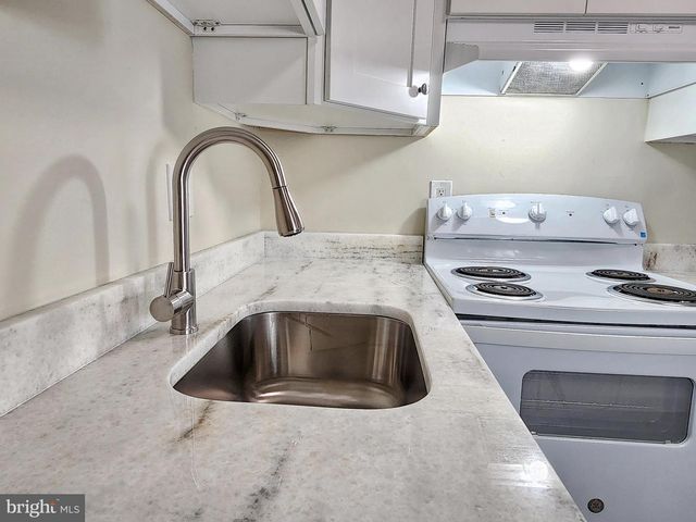 8688 VILLAGE SQUARE, Alexandria, VA 22309