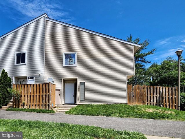 8688 VILLAGE SQUARE, Alexandria, VA 22309
