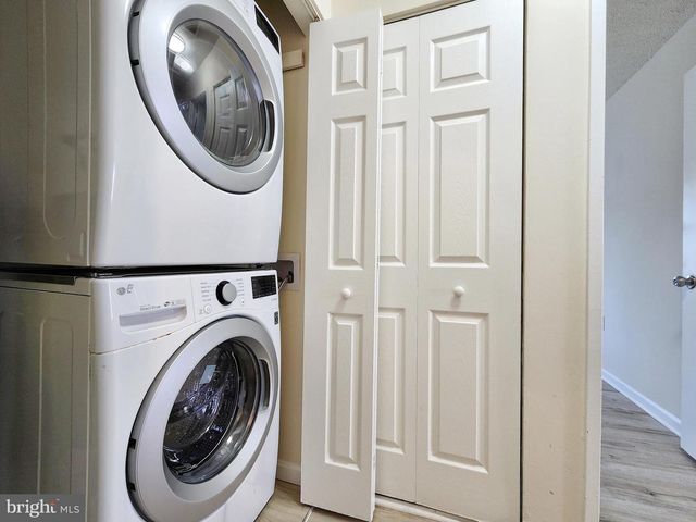 8688 VILLAGE SQUARE, Alexandria, VA 22309