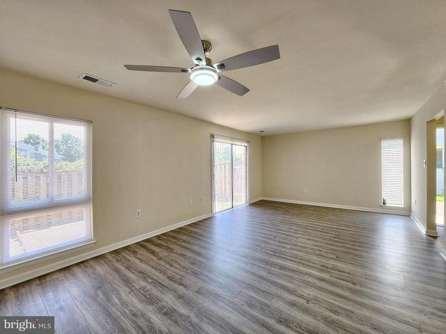 8688 VILLAGE SQUARE, Alexandria, VA 22309