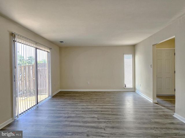 8688 VILLAGE SQUARE, Alexandria, VA 22309