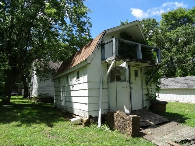 309-311 N Lyon Street, Butler, MO 64730