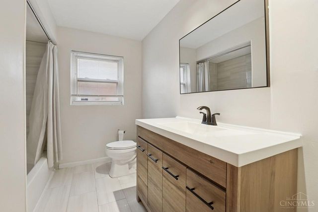 7873 Bobolink Drive, Cincinnati, OH 45224