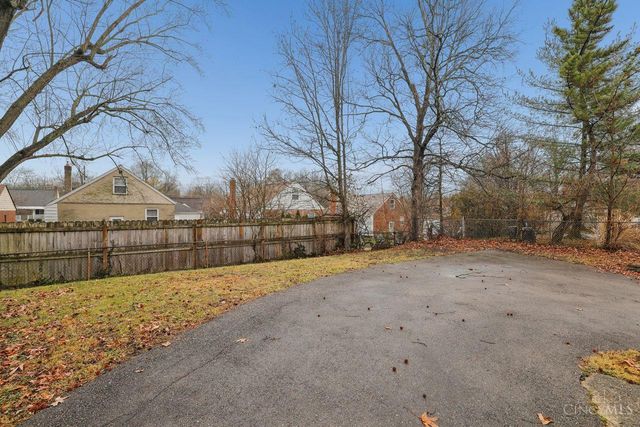 7873 Bobolink Drive, Cincinnati, OH 45224