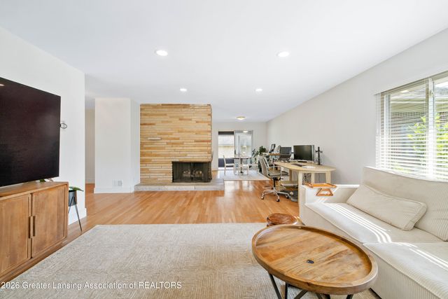 1533 Cambridge Road, Lansing, MI 48911