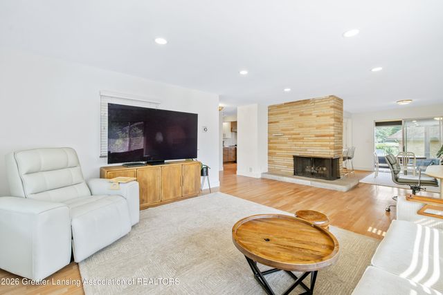 1533 Cambridge Road, Lansing, MI 48911