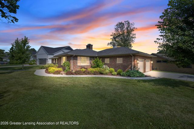 1533 Cambridge Road, Lansing, MI 48911