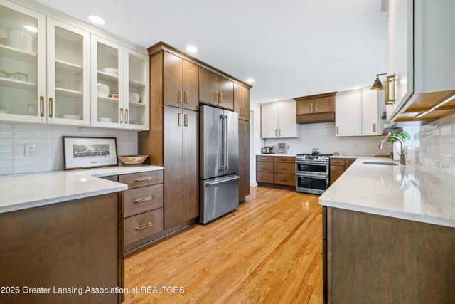 1533 Cambridge Road, Lansing, MI 48911