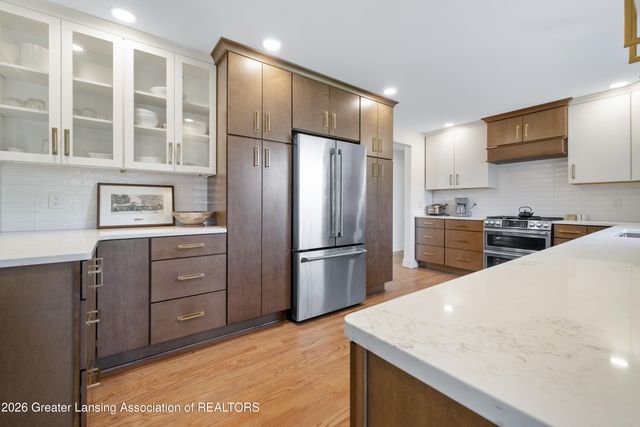 1533 Cambridge Road, Lansing, MI 48911