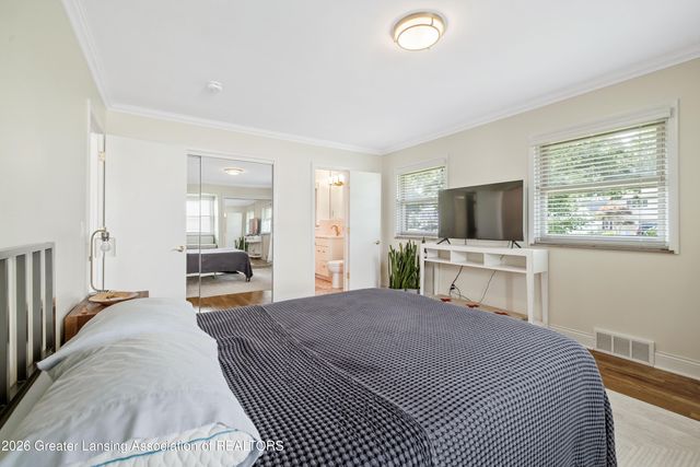 1533 Cambridge Road, Lansing, MI 48911