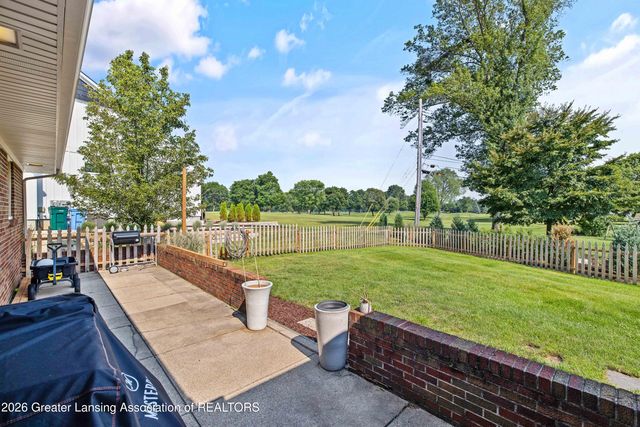 1533 Cambridge Road, Lansing, MI 48911