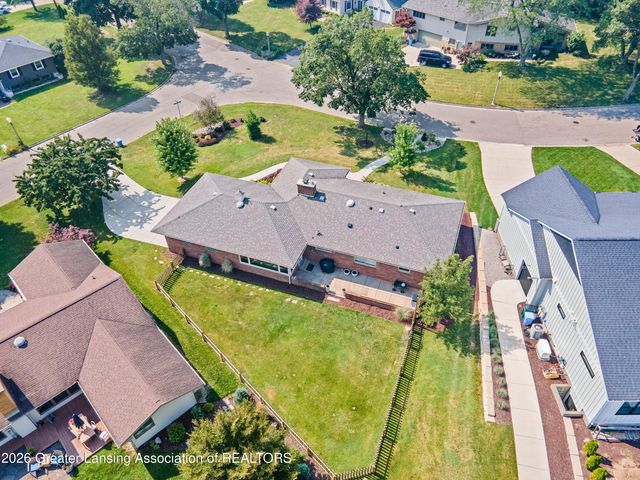 1533 Cambridge Road, Lansing, MI 48911