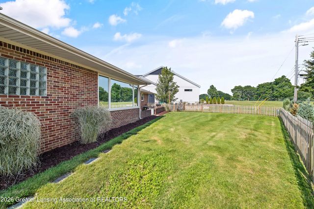 1533 Cambridge Road, Lansing, MI 48911