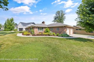 1533 Cambridge Road, Lansing, MI 48911