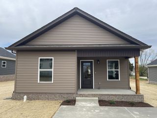 403 Church St, Portland, TN 37148