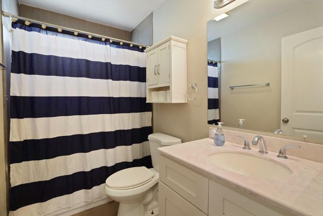 825 Buckingham Dr, Manteca, CA 95336