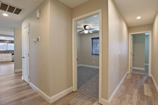 825 Buckingham Dr, Manteca, CA 95336