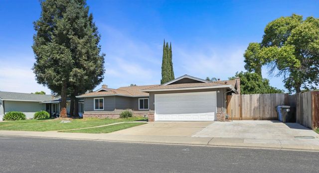 825 Buckingham Dr, Manteca, CA 95336