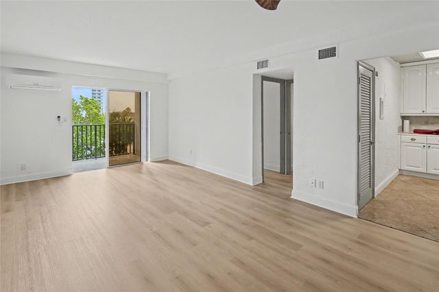 3000 Riomar Street 406, Fort Lauderdale, FL 33304