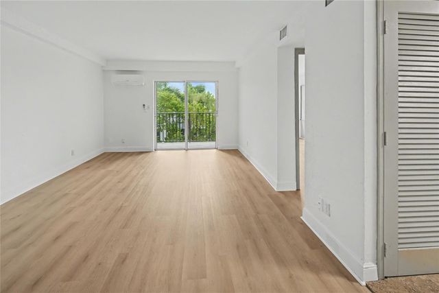 3000 Riomar Street 406, Fort Lauderdale, FL 33304