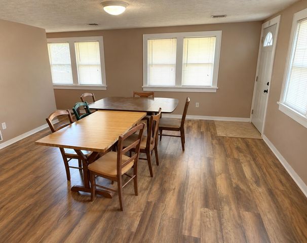367 W Jewell Ave, Salina, KS 67401