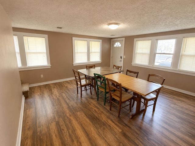 367 W Jewell Ave, Salina, KS 67401
