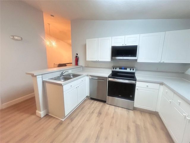 8825 GRAND PALMS CIRCLE B, Kissimmee, FL 34747