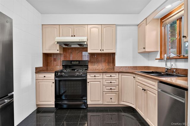 50-40 Francis Lewis Boulevard, Bayside, NY 11364