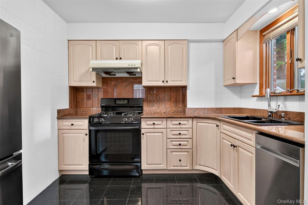 50-40 Francis Lewis Boulevard, Bayside, NY 11364 — photo 5