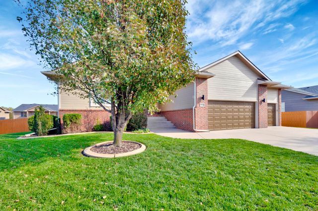 5112 N Saker Cir, Wichita, KS 67219