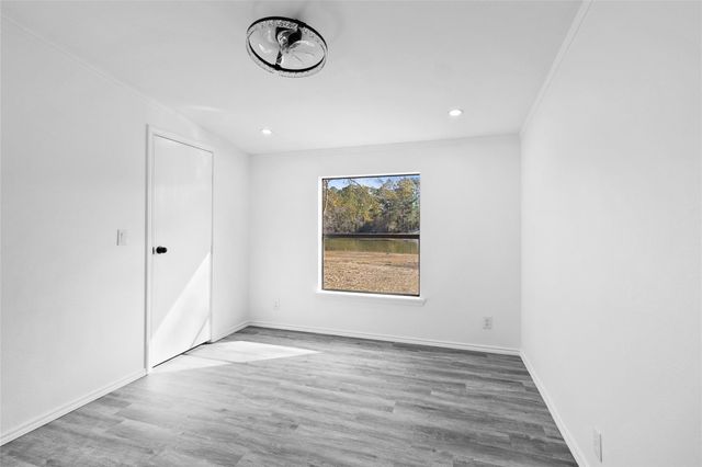 11759 W Hollyhill Drive, Plantersville, TX 77363