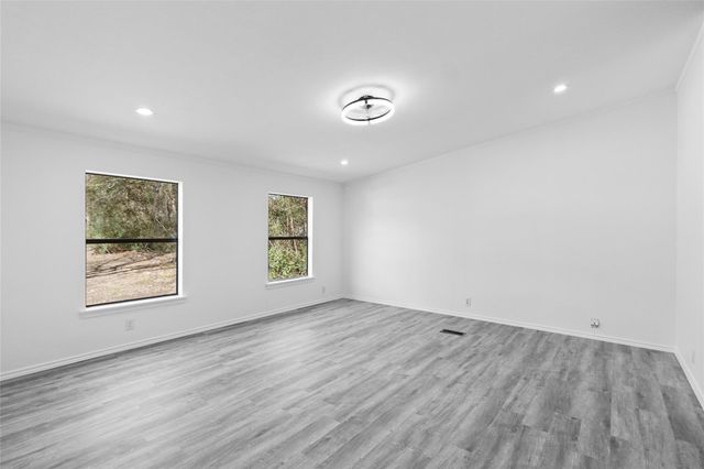 11759 W Hollyhill Drive, Plantersville, TX 77363