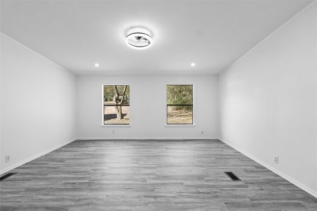 11759 W Hollyhill Drive, Plantersville, TX 77363