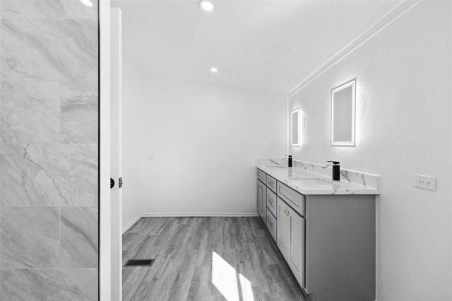 11759 W Hollyhill Drive, Plantersville, TX 77363